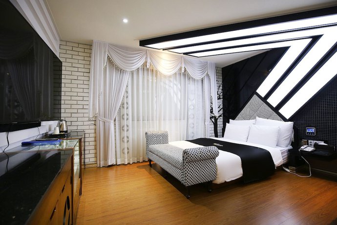 Imagen de la habitación del Hotel K Luxury. Foto 17