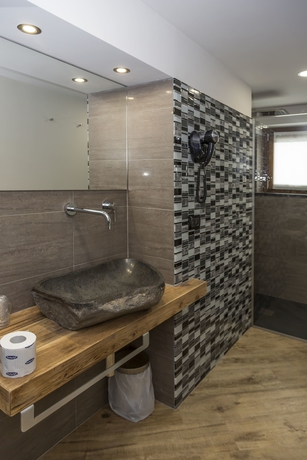 Imagen de la habitación del Hotel K2. Foto 16