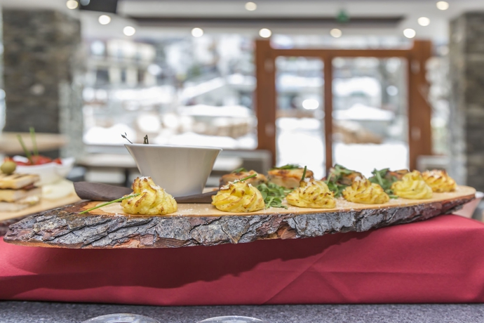 Imagen del bar/restaurante del Hotel K2. Foto 3