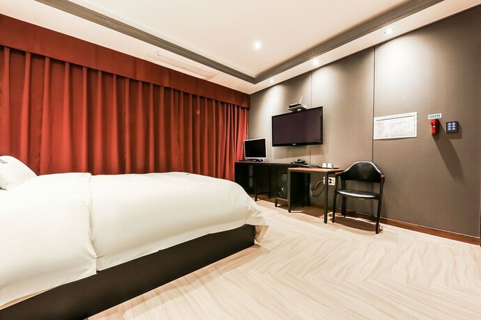 Imagen de la habitación del Hotel K2 Hotel. Foto 8