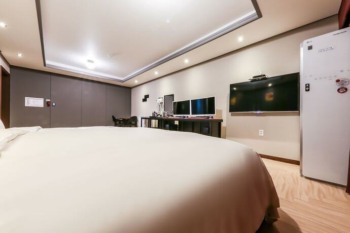 Imagen de la habitación del Hotel K2 Hotel. Foto 10