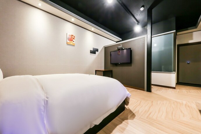Imagen de la habitación del Hotel K2 Hotel. Foto 17