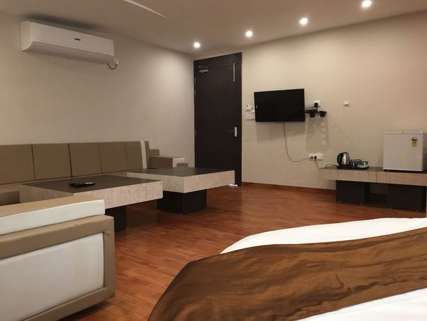 Imagen de la habitación del Hotel K3 Club Residency. Foto 4