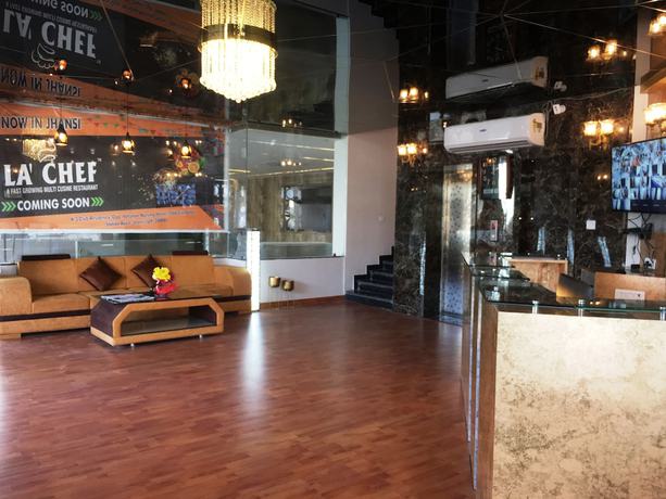 Imagen de los interiores del Hotel K3 Club Residency. Foto 19