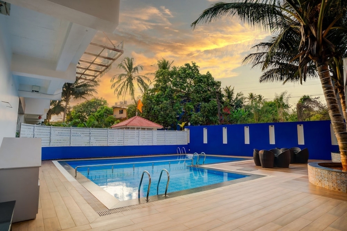 Imagen de la piscina del Hotel KAMAT\'S DAFFODIL RESORT. Foto 17