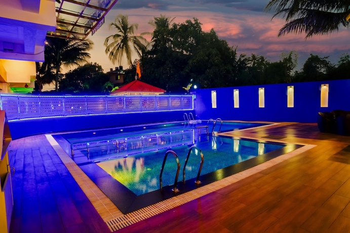Imagen de la piscina del Hotel KAMAT\'S DAFFODIL RESORT. Foto 19