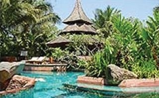 Imagen de la piscina del Hotel KANDAWGYI PALACE. Foto 5