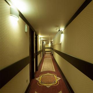 Imagen de los interiores del Hotel KARIMEH QOM. Foto 8