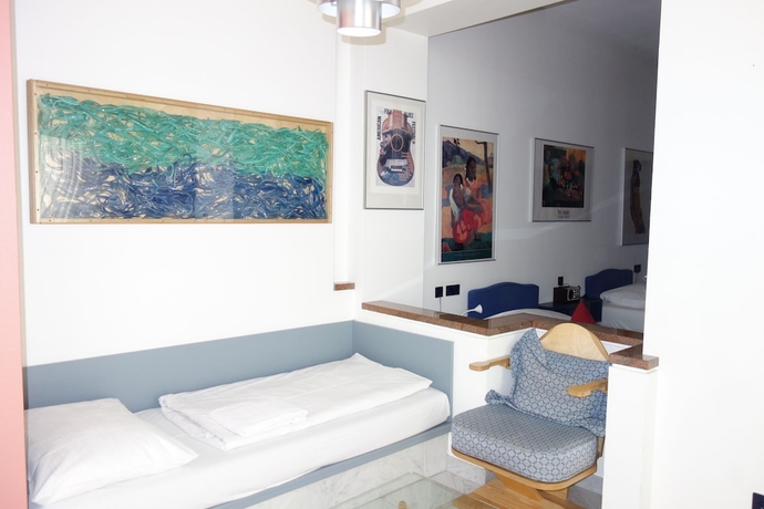 Imagen de la habitación del Hotel KASTENS. Foto 7