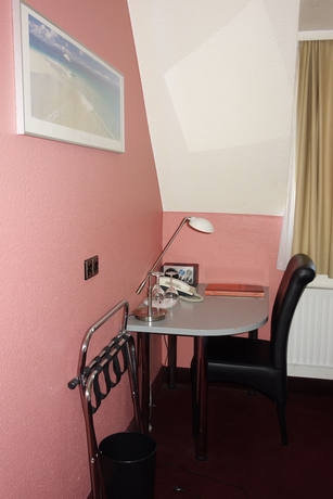 Imagen de la habitación del Hotel KASTENS. Foto 9