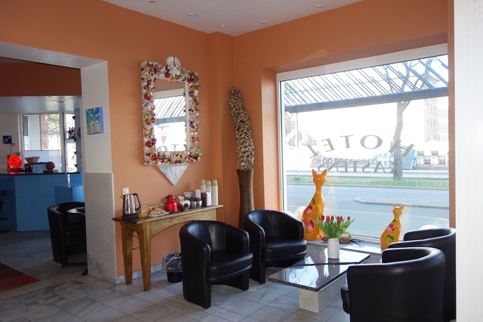 Imagen de los interiores del Hotel KASTENS. Foto 18