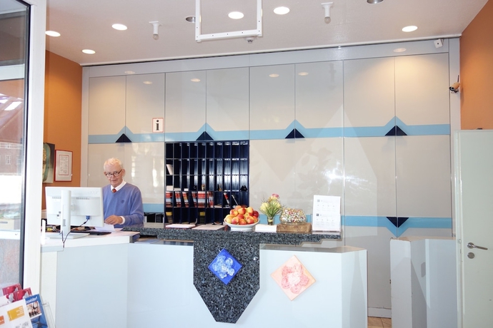 Imagen de los interiores del Hotel KASTENS. Foto 19