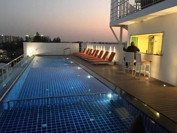 Imagen de la piscina del Hotel KAVINBURI GREEN HOTEL. Foto 8