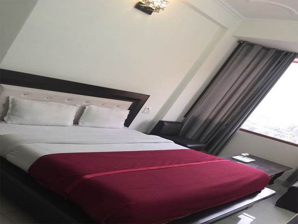 Imagen de la habitación del Hotel KC Regency. Foto 19