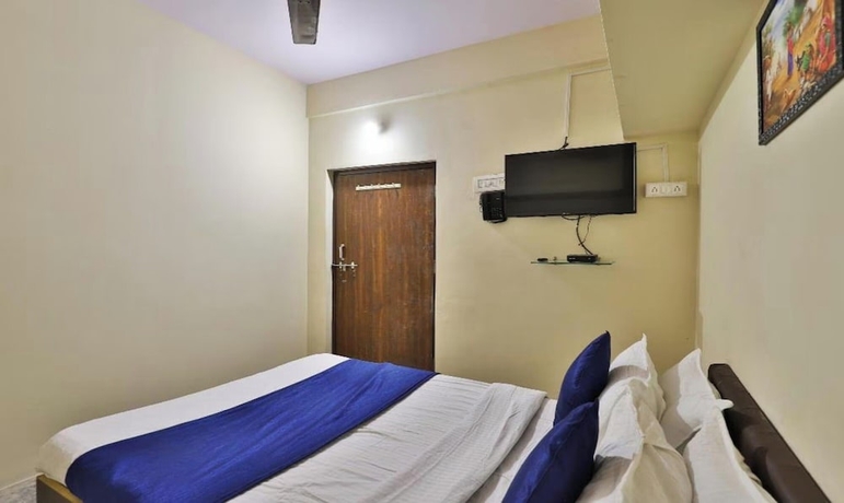 Imagen de la habitación del Hotel KDM, Rajkot. Foto 8