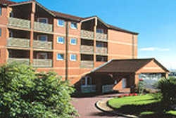 Imagen de los exteriores del Hotel KENT INTERNATIONAL. Foto 1
