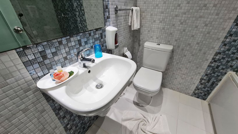 Imagen de la habitación del Hotel KHELLA. Foto 12