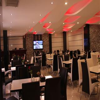 Imagen del bar/restaurante del Hotel KHORSHID QOM. Foto 2