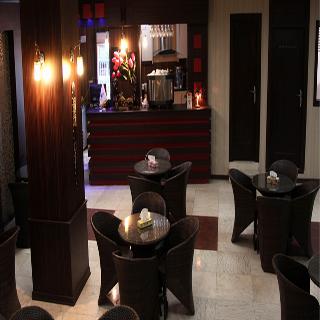 Imagen del bar/restaurante del Hotel KHORSHID QOM. Foto 4