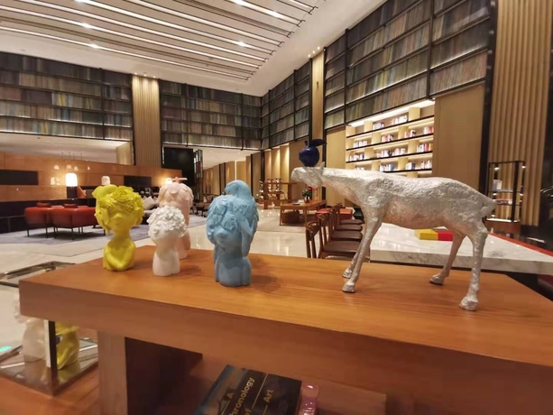 Imagen de los interiores del Hotel KHOS Langfang. Foto 18