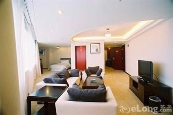 Imagen de la habitación del Hotel KING DYNASTY. Foto 13