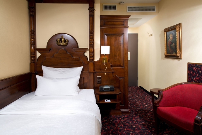 Imagen de la habitación del Hotel KING's First. Foto 6