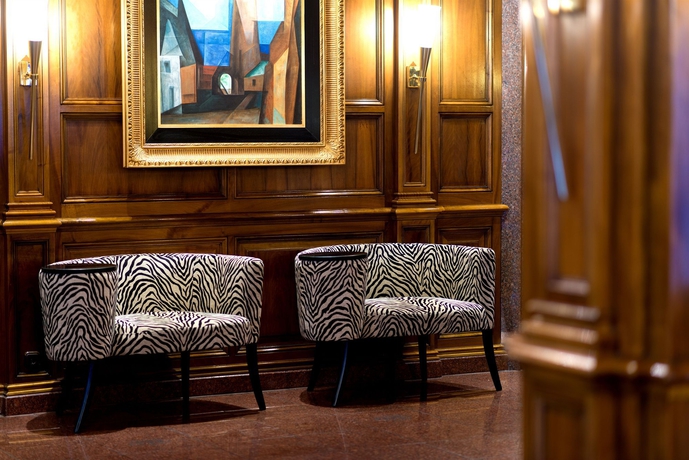 Imagen de los interiores del Hotel KING's First. Foto 14