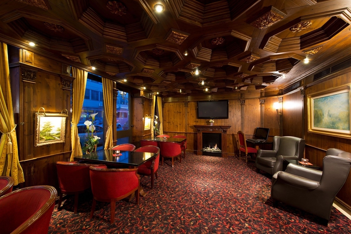 Imagen del bar/restaurante del Hotel KING's First. Foto 5