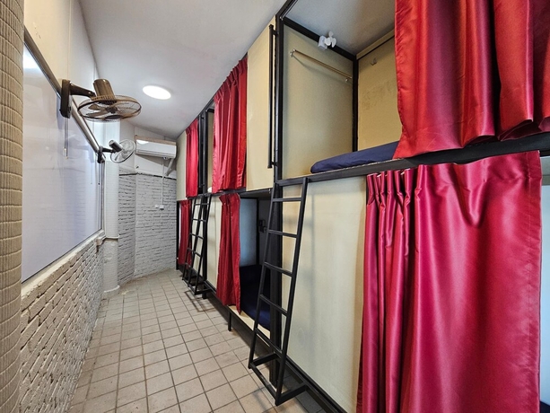 Imagen de la habitación del Hotel KITA Hostel. Foto 12