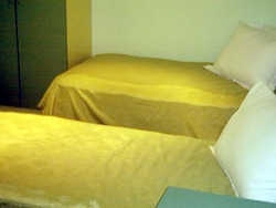 Imagen de la habitación del Hotel KIWI. Foto 2