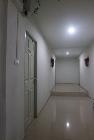 Imagen de los exteriores del Hotel KJS Pattaya. Foto 9