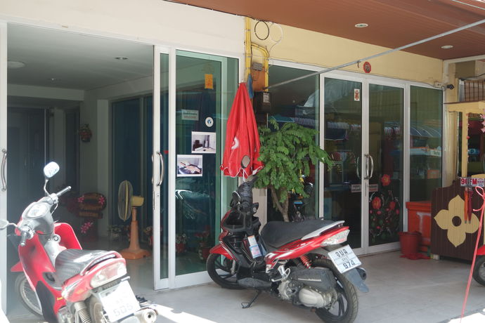 Imagen de los interiores del Hotel KJS Pattaya. Foto 13