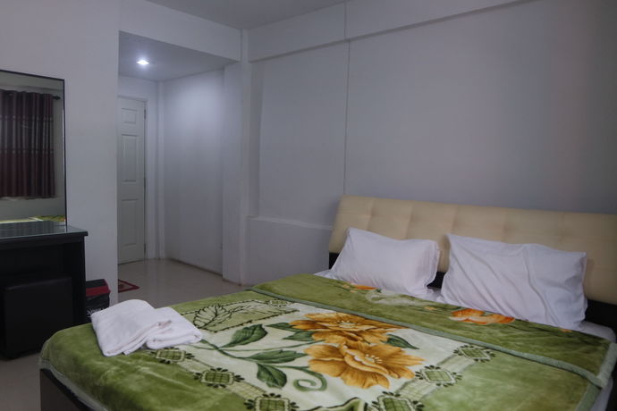 Imagen de la habitación del Hotel KJS Pattaya. Foto 8