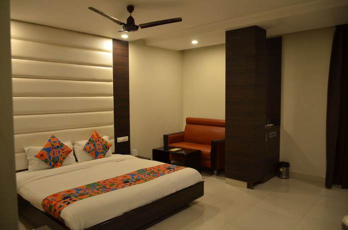 Imagen de la habitación del Hotel KK Continental. Foto 7