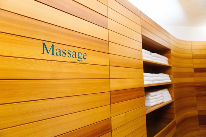 Imagen de la piscina del Hotel K+K Maria Theresia. Foto 15