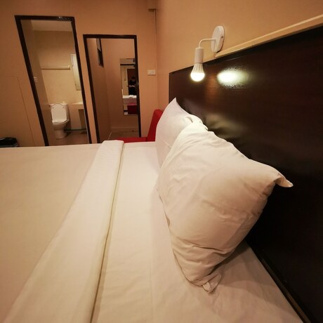 Imagen de la habitación del Hotel KKinn South Pattaya Hotel. Foto 15