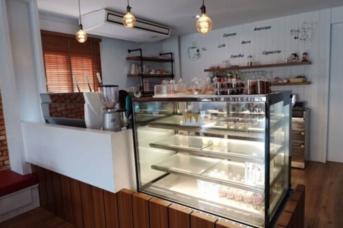 Imagen del bar/restaurante del Hotel KM Condo. Foto 3