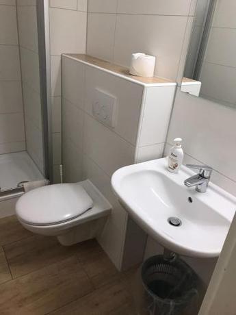 Imagen de la habitación del Hotel KM, Darmstadt. Foto 7