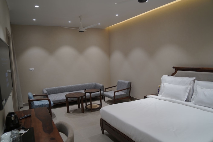 Imagen de la habitación del Hotel KMRs and Resorts. Foto 5