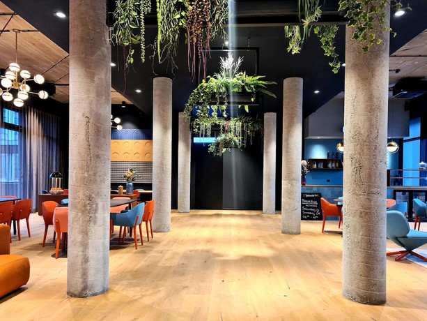 Imagen de los interiores del Hotel KONCEPT International. Foto 10