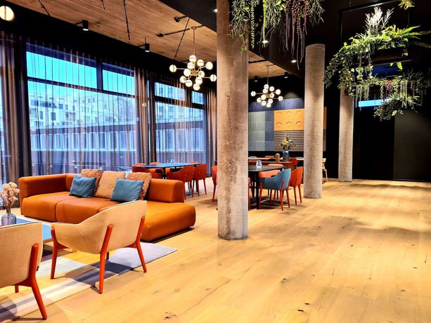 Imagen de los interiores del Hotel KONCEPT International. Foto 15