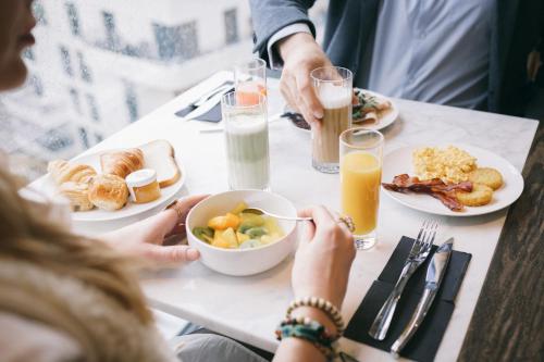 Imagen general del Hotel KOPSTER Hotel Residence Paris Ouest Colombes. Foto 6