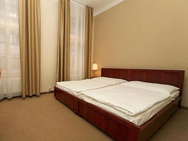 Imagen general del Hotel KORUNA, Praga. Foto 7