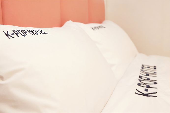 Imagen de la habitación del Hotel K-Pop. Foto 15