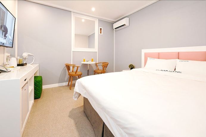 Imagen de la habitación del Hotel K-Pop. Foto 16
