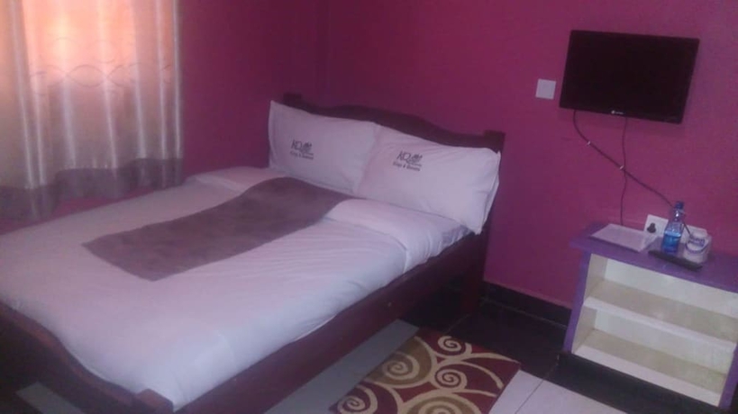 Imagen de la habitación del Hotel KQ Grill and Bistro. Foto 5