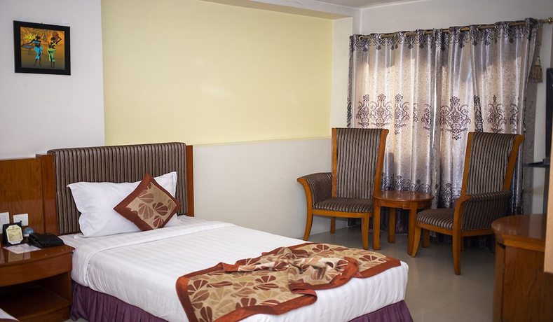 Imagen de la habitación del Hotel KRC Palace. Foto 15
