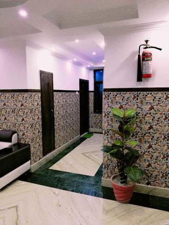 Imagen de los interiores del Hotel KS International. Foto 14