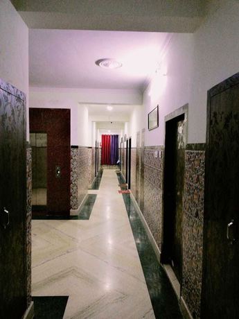 Imagen de los interiores del Hotel KS International. Foto 15
