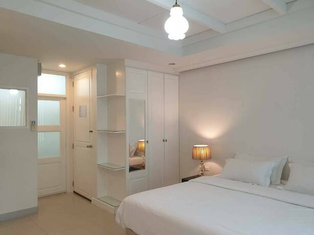 Imagen de la habitación del Hotel KS Suites. Foto 20